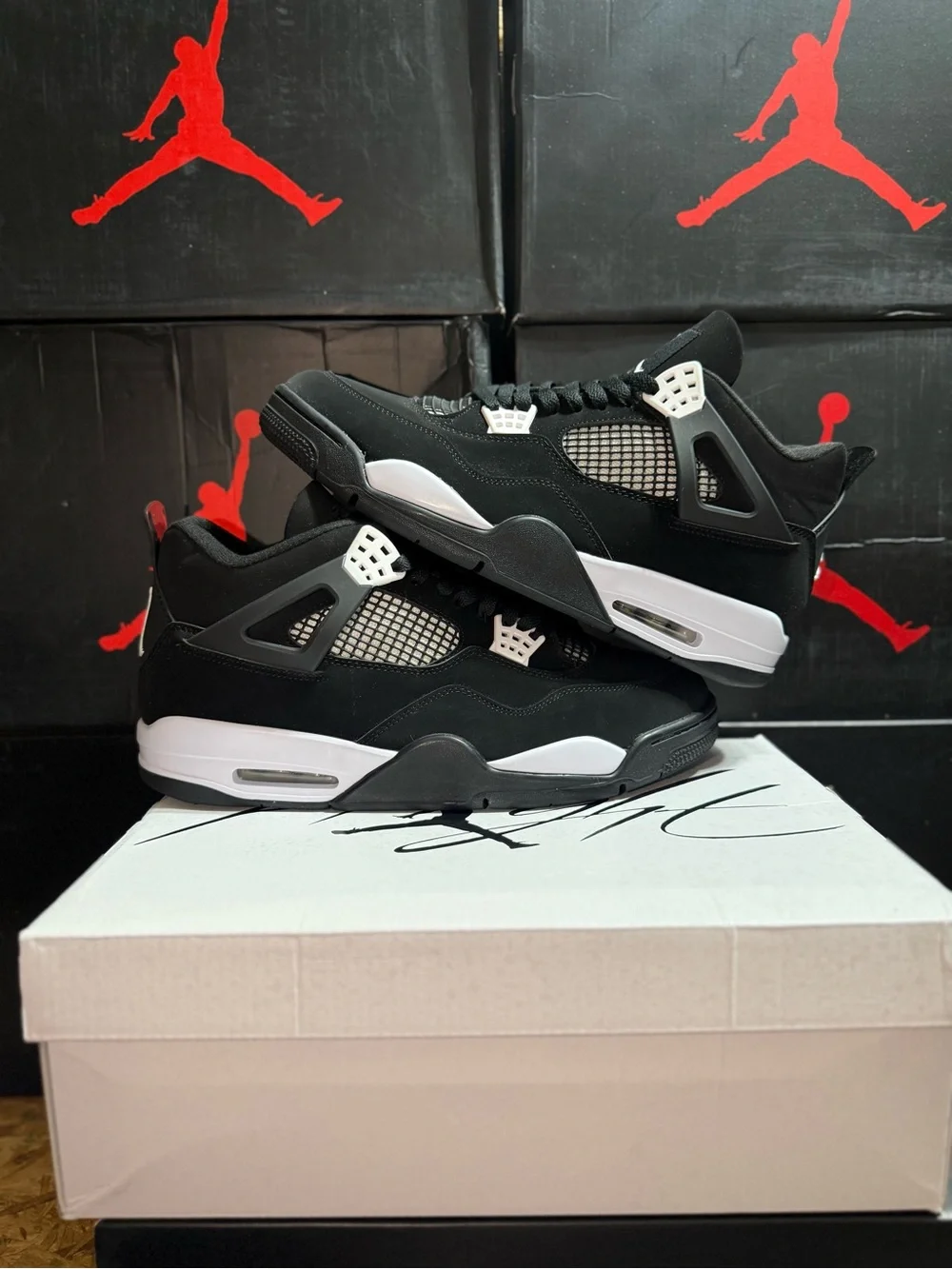 Jordan 4 Retro White Thunder Men's Black and White Athletic Basketball Shoes